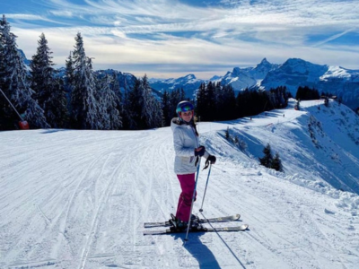 Alice skiing