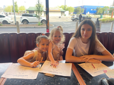 Ava and her sisters