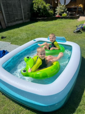 Igor and Wiktor in a pool