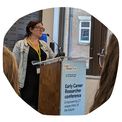 Jo Fothergill presenting at an ECR conference
