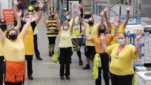 b&q staff photo