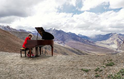 View piano
